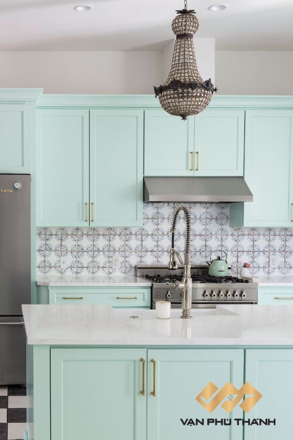 Mẫu tủ bếp màu xanh mint đẹp với phong cách đơn giản, thi công bởi đội ngũ tủ bếp Vạn Phú Thành